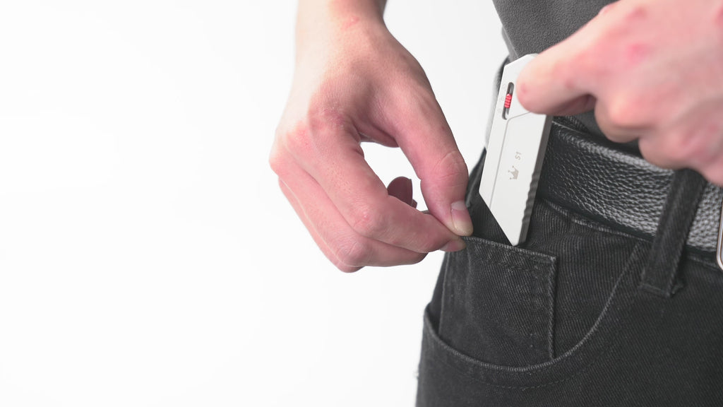 BQ S1 | A Minimalist Gravity-Slide Utility Knife